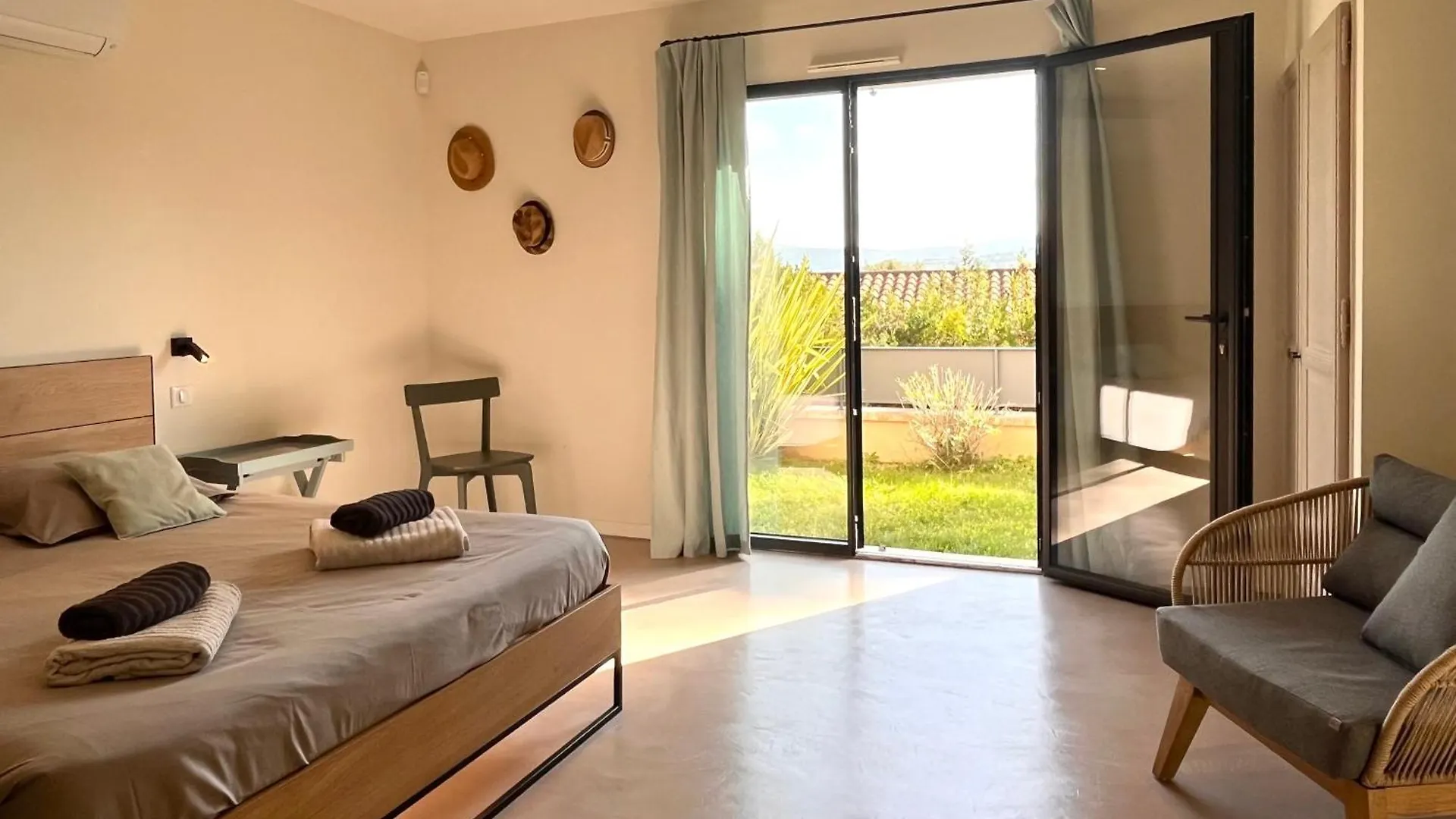 La Calade De Goult Villa